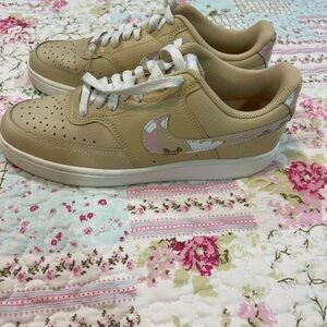 Nike Tan and Pink Women's Sneakers